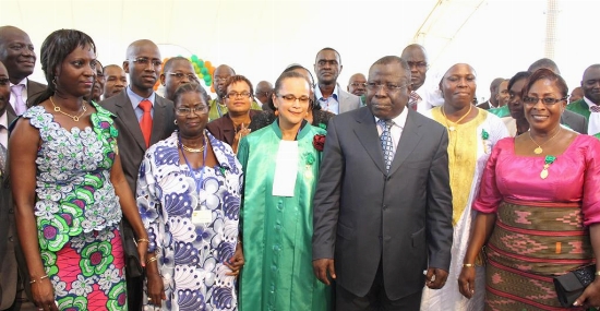 Man / Droits de la femme - Le guide juridique présente aux populations des montagnes